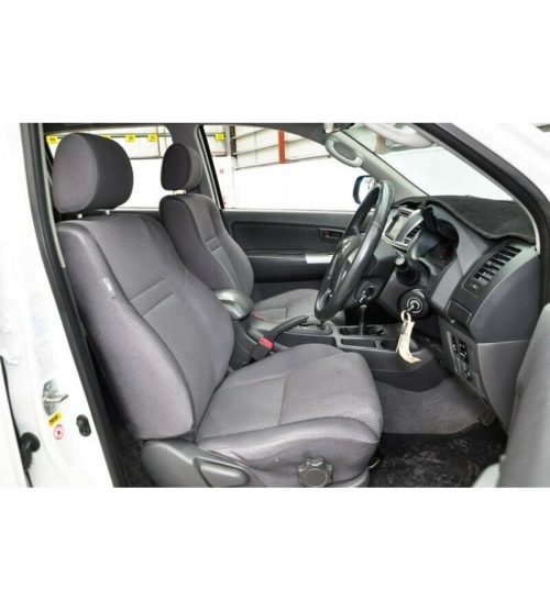 Toyota Hilux 4X4 SR5 Dual Cab and 4X4 SR5 X-TRA Front Seat Covers — photo 6