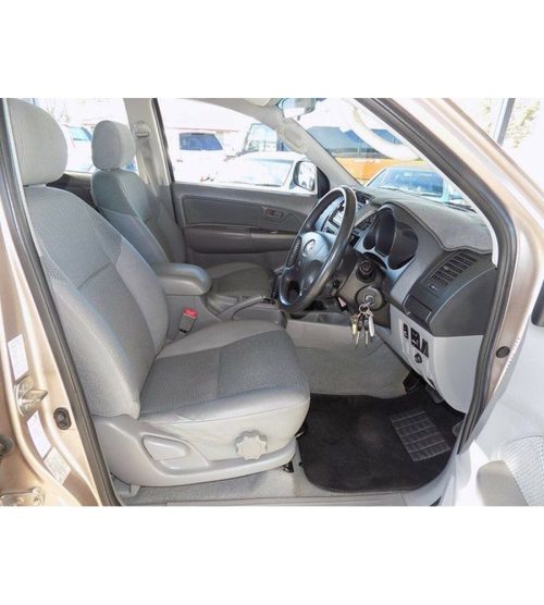 Toyota Hilux SR5 Front Seat Covers — photo 3