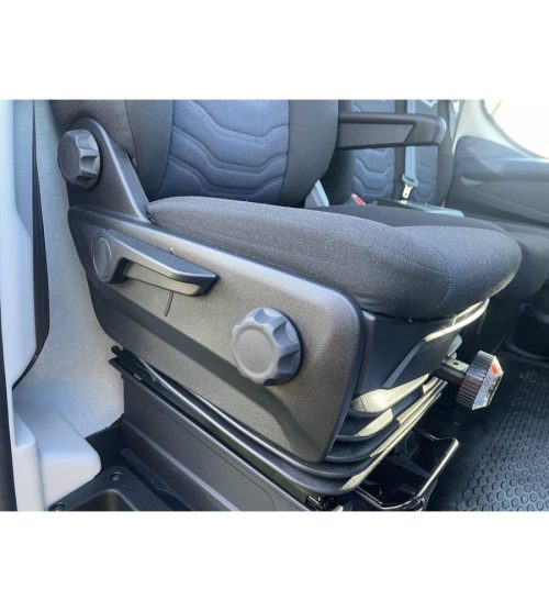 Iveco Daily Vans: 35S13, 50C17 / 4x2 Single Cab Driver Seat Cover — photo 2