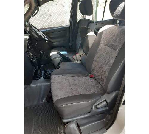 Toyota LandCruiser 100 STD Driver Seat Cover — photo 2