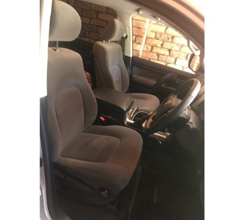 Toyota LandCruiser 200 Series GXL ONLY - Pre July Front Seat Covers — photo 1