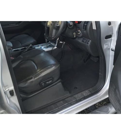 Nissan Navara D40 ST-X Series 5 and 6 Dual Cab Front Seat Covers — photo 2