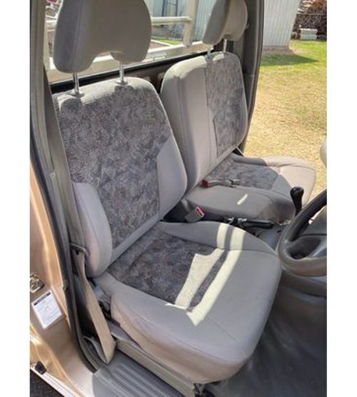 Nissan Patrol GU Y61 DX (to approx 8/11) Driver Seat Cover — photo 2